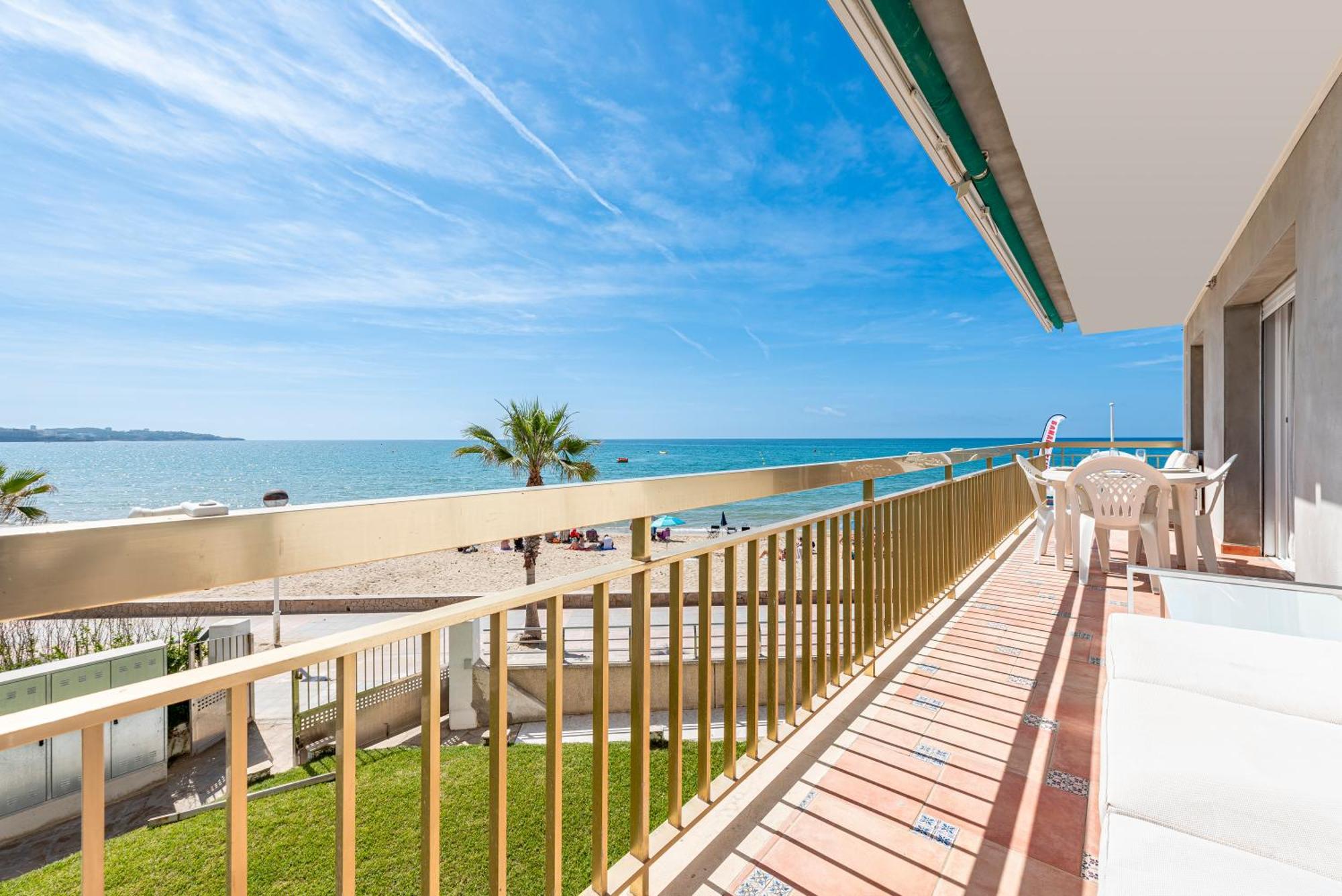 Apartamento Frente Al Mar Cambrils Exterior photo